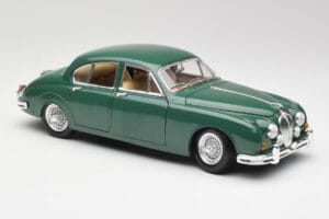Jaguar Mk II British Racing Roheline Maisto 1:18 50287 Metall - pilt 6/8