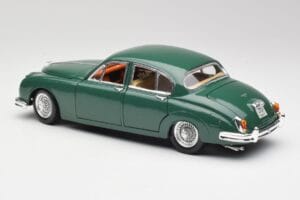 Jaguar Mk II British Racing Roheline Maisto 1:18 50287 Metall - pilt 7/8