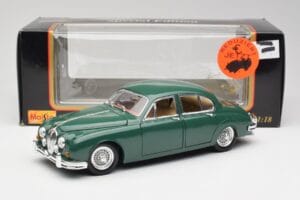 Jaguar Mk II British Racing Roheline Maisto 1:18 50287 Metall - pilt 8/8