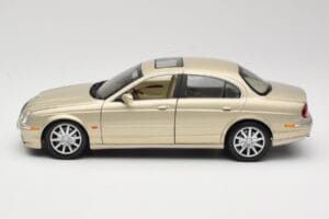 Jaguar S-Type X200 Pronks Maisto 1:18 50332 Metall - pilt 4/8