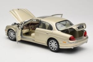 Jaguar S-Type X200 Pronks Maisto 1:18 50332 Metall - pilt 5/8