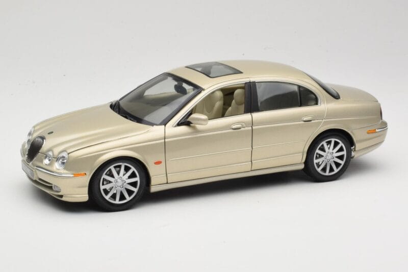 Jaguar S-Type X200 Pronks Maisto 1:18 50332 Metall