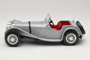 Jaguar SS100 Hõbedane Bburago 1:18 3006-M2 Metall - pilt 3/6