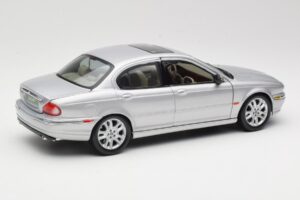 Jaguar X-Type Hõbedane Maisto 1:18 7271328 Metall - pilt 3/8