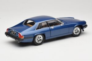Jaguar XJ-S Sinine Road Signature 1:18 92658 Metall - pilt 3/8