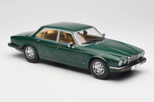 Jaguar XJ Series III Tumerohe MCG 1:18 MCG18175 Metall - pilt 4/6