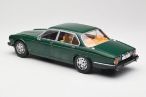 Jaguar XJ Series III Tumerohe MCG 1:18 MCG18175 Metall - pilt 5/6