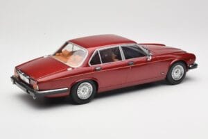 Jaguar XJ Series III Metallic Dark Red MCG 1:18 MCG18176 Metall - pilt 2/6