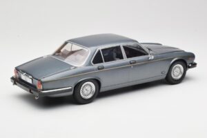 Jaguar XJ Series III Metallic Grey MCG 1:18 MCG18177 Metall - pilt 2/6