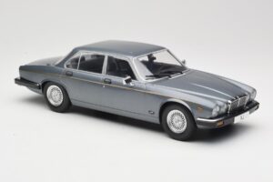 Jaguar XJ Series III Metallic Grey MCG 1:18 MCG18177 Metall - pilt 4/6