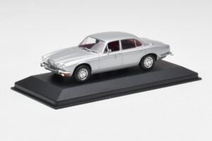 Jaguar XJ12 Series II Hõbedane Minichamps 1:43 400130401 Metall - pilt 2/4