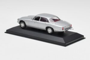 Jaguar XJ12 Series II Hõbedane Minichamps 1:43 400130401 Metall - pilt 3/4