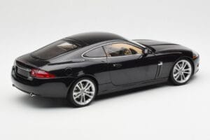 Jaguar XK-R X150 Midnight Must AUTOart 1:18 73632 Metall - pilt 3/8