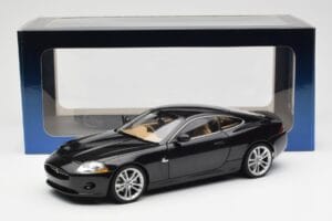 Jaguar XK-R X150 Midnight Must AUTOart 1:18 73632 Metall - pilt 8/8
