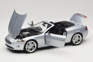 Jaguar XK X150 Kabriolett Hõbedane Minichamps 1:18 150130531 Metall - pilt 2/8