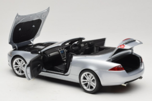 Jaguar XK X150 Kabriolett Hõbedane Minichamps 1:18 150130531 Metall - pilt 5/8