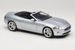 Jaguar XK X150 Kabriolett Hõbedane Minichamps 1:18 150130531 Metall - pilt 6/8