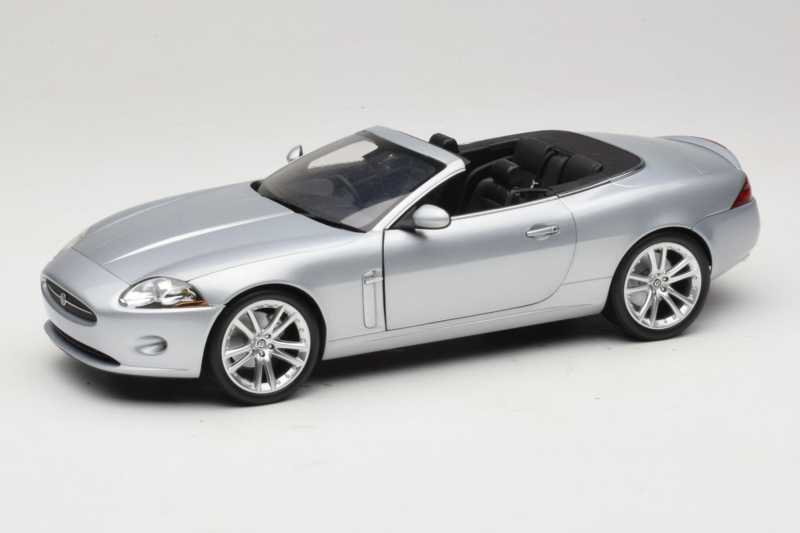 Jaguar XK X150 Kabriolett Hõbedane Minichamps 1:18 150130531 Metall