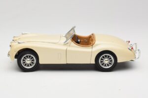 Jaguar XK120 Valge Eduscho 1:18 7482-1HTH Metall - pilt 4/8