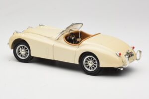 Jaguar XK120 Valge Eduscho 1:18 7482-1HTH Metall - pilt 7/8