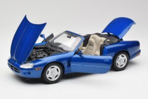 Jaguar XK8 X100 Kabriolett Azure Sinine Maisto 1:18 50286 Metall - pilt 2/8