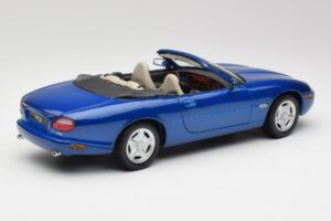 Jaguar XK8 X100 Kabriolett Azure Sinine Maisto 1:18 50286 Metall - pilt 3/8