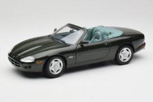 Jaguar XK8 X100 Kabriolett British Racing Roheline Maisto 1:18 50285 Metall