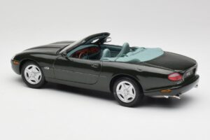 Jaguar XK8 X100 Kabriolett British Racing Roheline Maisto 1:18 50285 Metall - pilt 7/8