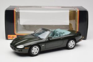 Jaguar XK8 X100 Kabriolett British Racing Roheline Maisto 1:18 50285 Metall - pilt 8/8