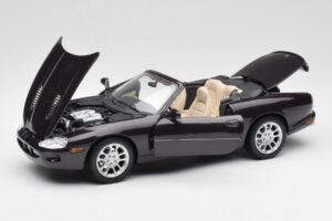 Jaguar XKR X100 Kabriolett Hall Maisto 1:18 50331 Metall - pilt 2/8
