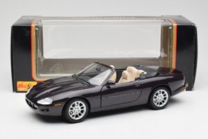Jaguar XKR X100 Kabriolett Hall Maisto 1:18 50331 Metall - pilt 8/8