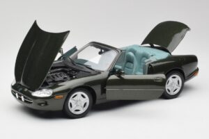 Jaguar XKR X100 Kabriolett Roheline Maisto 1:18 37800-M1 Metall - pilt 2/8