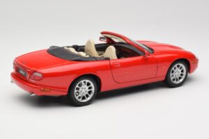 Jaguar XKR X100 Punane Maisto 1:18 50330 Metall - pilt 3/8