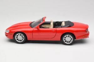 Jaguar XKR X100 Punane Maisto 1:18 50330 Metall - pilt 4/8