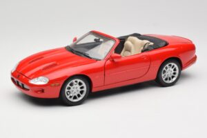 Jaguar XKR X100 Punane Maisto 1:18 50330 Metall