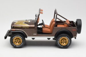 Jeep CJ-7 Golden Eagle Roheline MCG 1:18 MCG18109 Metall - pilt 3/6
