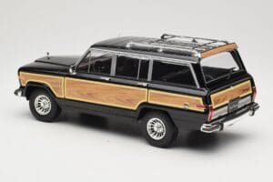 Jeep Grand Wagoneer Must KK-Scale 1:18 KKDC181113 Metall - pilt 5/6
