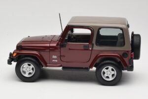 Jeep Wrangler TJ Sahara Punane Maisto 1:18 31662 Metall - pilt 4/8