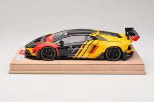 Lamborghini Aventador Liberty Walk Infinite Must Kollane Timothy & Pierre 1:18 REMC035 Metall