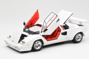 Lamborghini Countach LP500S Valge Kyosho 1:18 08320E Metall - pilt 2/8