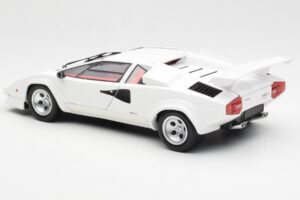 Lamborghini Countach LP500S Valge Kyosho 1:18 08320E Metall - pilt 7/8