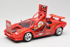 Lamborghini Countach Punane Bburago 1:18 3047 Metall - pilt 2/8