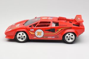 Lamborghini Countach Punane Bburago 1:18 3047 Metall - pilt 4/8