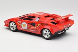 Lamborghini Countach Punane Bburago 1:18 3047 Metall - pilt 7/8