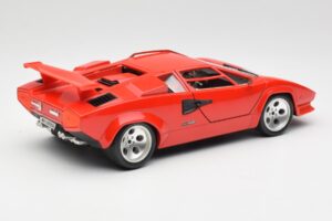 Lamborghini Countach Punane Bburago 1:18 3047-M1 Metall - pilt 3/8
