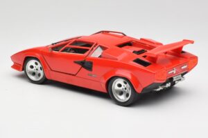 Lamborghini Countach Punane Bburago 1:18 3047-M1 Metall - pilt 7/8