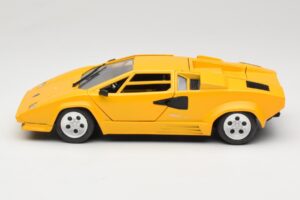 Lamborghini Countach TC Kollane Tonka 1:18 09035-R1 Metall - pilt 4/8