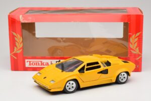 Lamborghini Countach TC Kollane Tonka 1:18 09035-R1 Metall - pilt 8/8