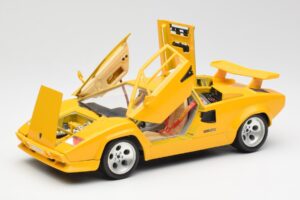 Lamborghini Countach Kollane Bburago 1:18 3037 Metall - pilt 2/8