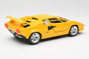 Lamborghini Countach Kollane Bburago 1:18 3037 Metall - pilt 3/8